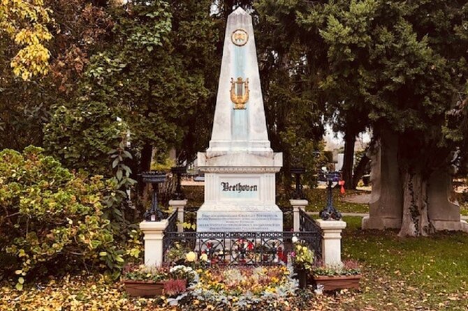 Mobile puzzle rally tour at the Vienna Central Cemetery - Price and value at $25.37: what you’re paying for