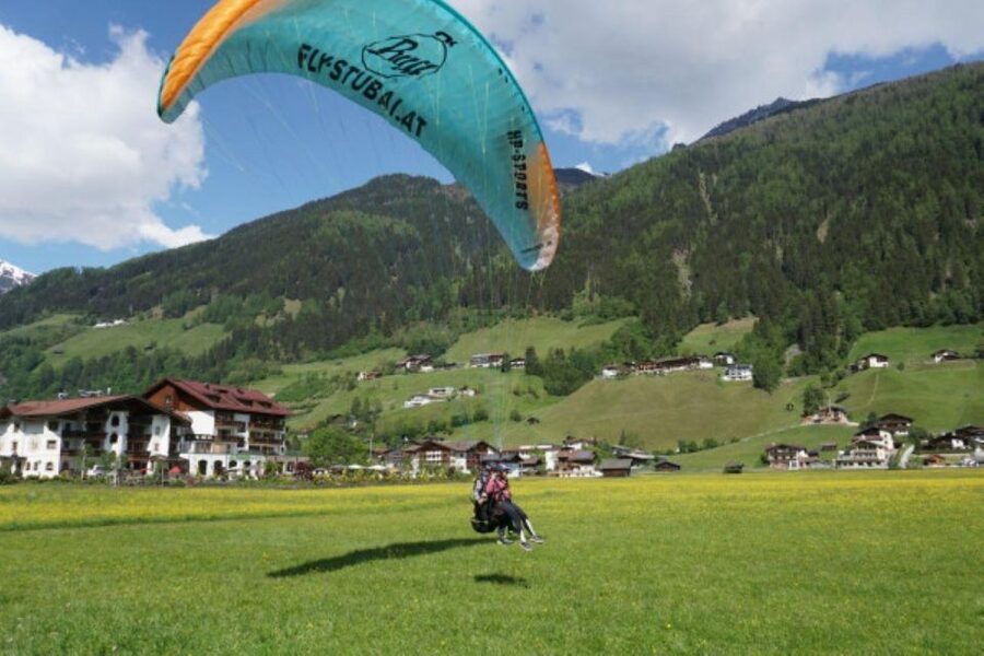 Neustift im Stubaital: Morning Paragliding Experience - Neustift im Stubaital morning: meeting at Elfer lifts and why that matters