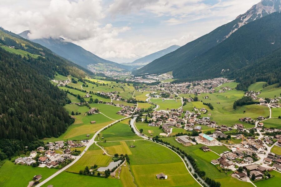 Neustift im Stubaital: Tandem Paragliding Flight - Meeting at Elferlifte Hochstubai, Then the Cable Car Lift Up