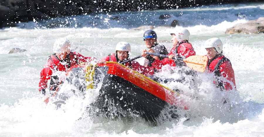 Ötztal: Action Whitewater Rafting at Imster Canyon - Gear and safety, the part that makes the waves feel manageable