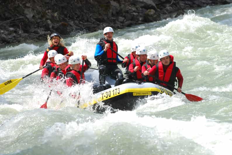 Ötztal: Rafting at Imster Canyon for Beginners - Getting there and getting kitted out: transfers, wetsuits, and safety
