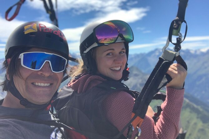 Paragliding & Tandemflüge with World Champion & Team, Stubaital - Safety equipment, harness fit, and comfort tips that matter