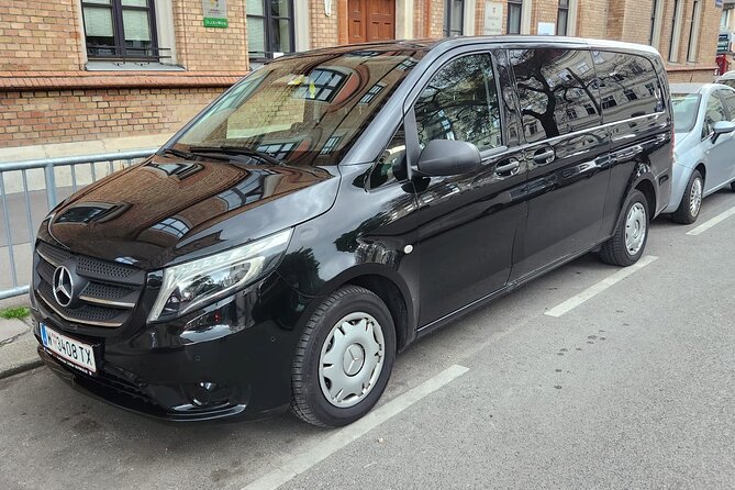 Private airport transfer in Vienna for up to 8 people in minibus - Key highlights