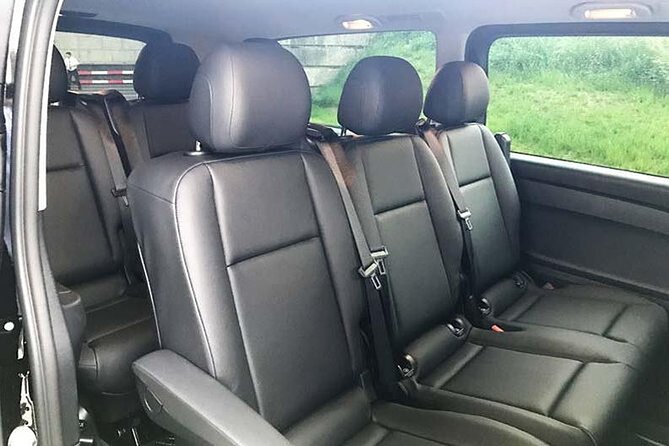 Private airport transfer in Vienna for up to 8 people in minibus - The 30-minute ride: fast, direct, and focused on comfort