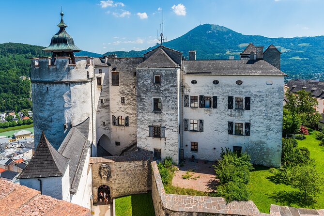 Private Austrian Food Tasting Tour in Salzburg's Old Town - Altstadt Salzburg: Where the Tastings Gain Context