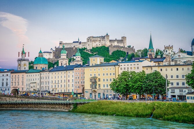Private Day Tour of Hallstatt and Salzburg from Vienna - Traunsee and the lake photo stops: fast scenic fuel