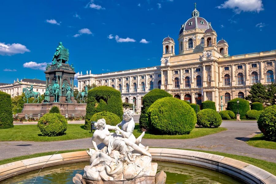 Private day trip from Budapest to Vienna and back - Getting from Budapest to Vienna without the stress of transit