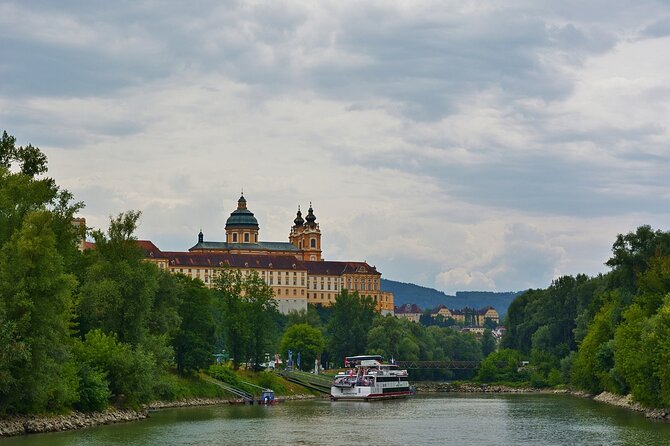 Private Full Day Trip to Hallstatt ,Salzburg and Melk from Vienna - Wolfgangsee and St. Wolfgang: lake-town charm with photo and boat angles