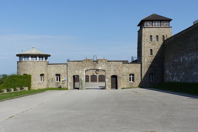 Private Memorial Tour from Vienna to Mauthausen & Eagle's Nest - Stop 1 in Vienna: context before the drive