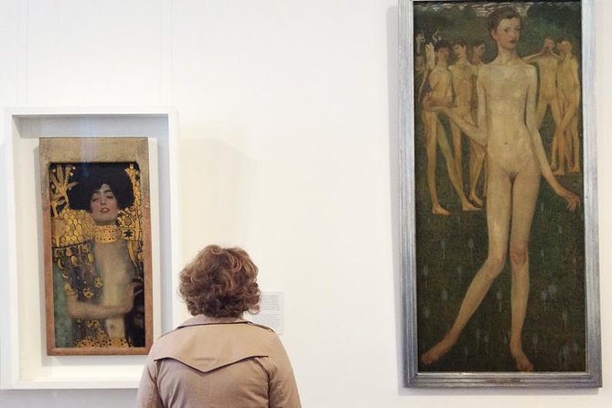 Private Themed Tour of the Belvedere with an Art Historian: "The Kiss" by Gustav Klimt: how it became the Symbol of the Viennese Art - Meeting your art historian at the Upper Belvedere main entrance