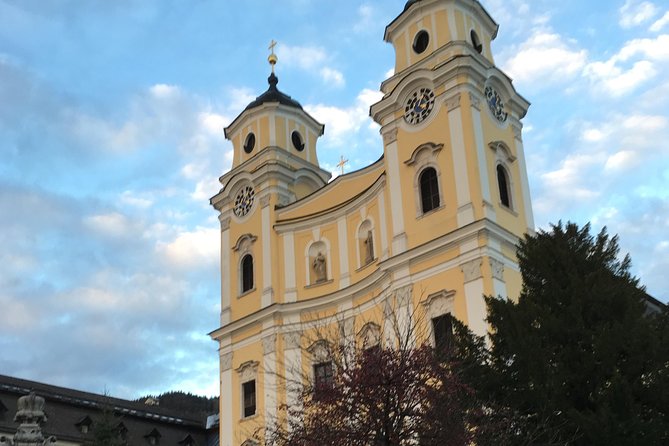 Private Tour The hills are alive: a tour to locations of the Sound of music film - Lake Wolfgang pass-by and the wedding church at Basilika St. Michael