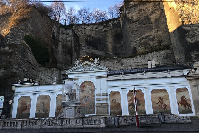 Private Tour The hills are alive: a tour to locations of the Sound of music film - Getting picked up at 9:00 and staying comfortable all day