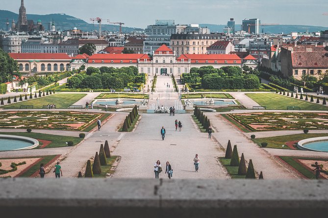 Private Transfer from Salzburg to Vienna: Door-to-door, English-speaking driver - Key highlights at a glance