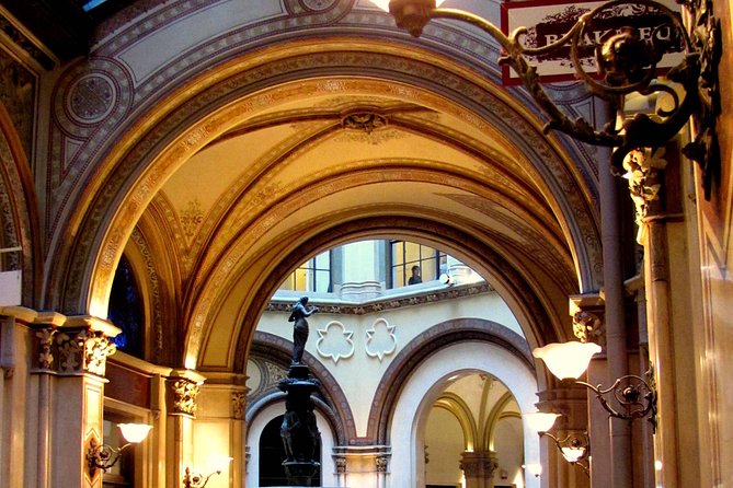 Private Vienna Evening Walk — Orientation for Your First Night - Golden Quarter promenades and where elegance shows up