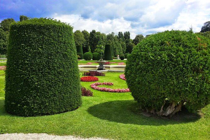 Private Vienna Sightseeing Tour matching to personal Interests - Belvedere gardens, Hundertwasser House, and Schönbrunn without the museum marathon