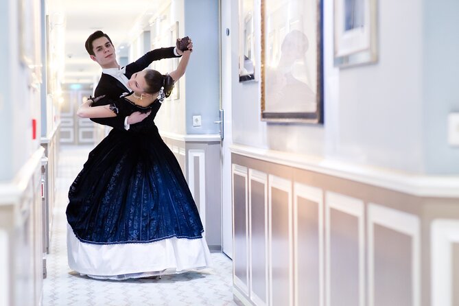 Private Waltz Workshop for Friends & Families (4-14 guests) - A privatised Waltz hall for just your group (and why that helps)