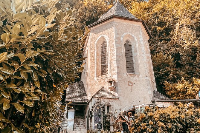 Public 6 hour tour to Hallstatt from Salzburg - Guides and group energy: why the day feels smooth