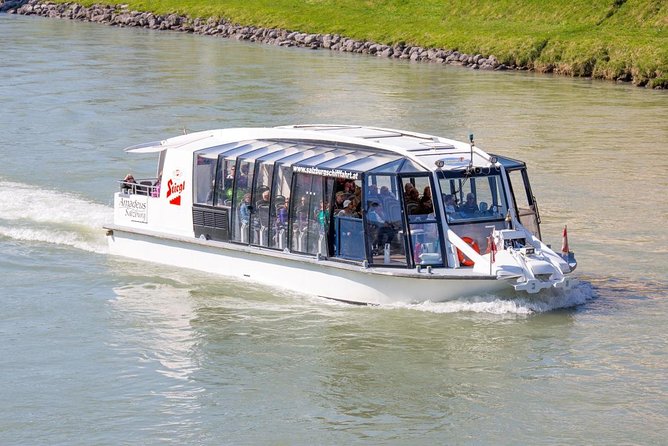River Cruise to Hellbrunn, Palace & world-famous trick fountains - The Hellbrunn transfer: a short ride that keeps momentum
