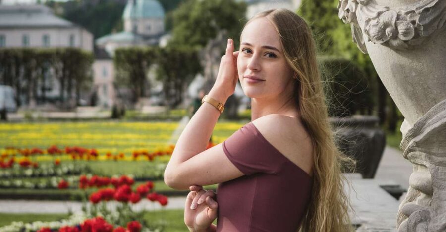Salzburg: 2-Hour Guided Walking Tour with a Photographer - Steingasse and the Old Street Feel, When Salzburg Looks Like It’s Stopped