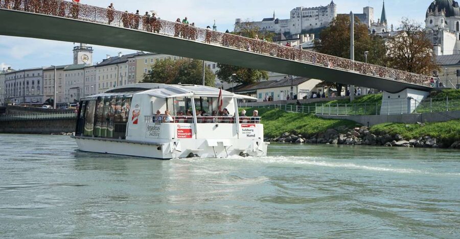 Salzburg: Boat Ride to Hellbrunn and Palace Visit - From Franz Josef Kai to Hellbrunn: the double-decker bus moment