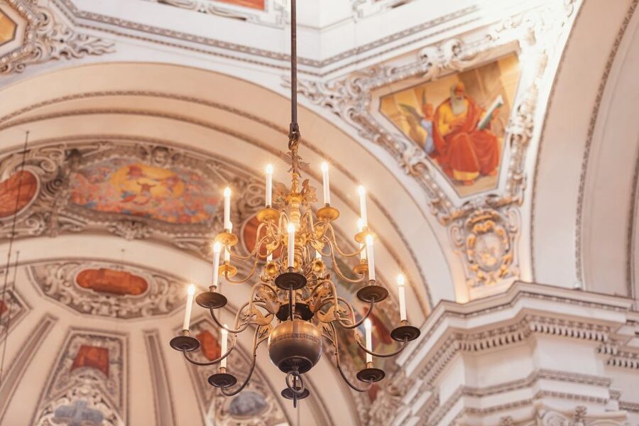 Salzburg Cathedral: Guided Tour with Entry Ticket - Getting Oriented at the Cathedral Porch and Your Dom Guide