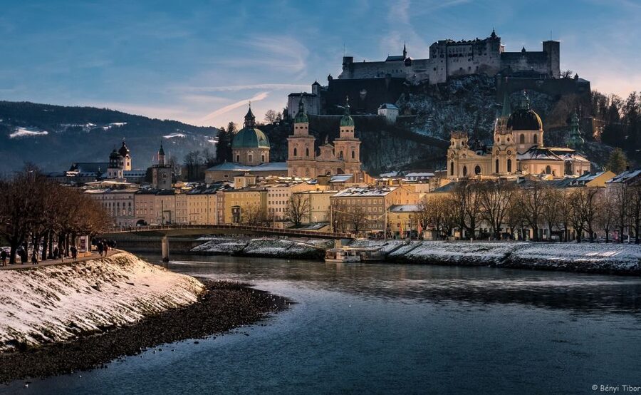 Salzburg: Christmas/Advent Concert & Dinner - The concert: Mozart, Haydn, Bach, and Winter from Four Seasons