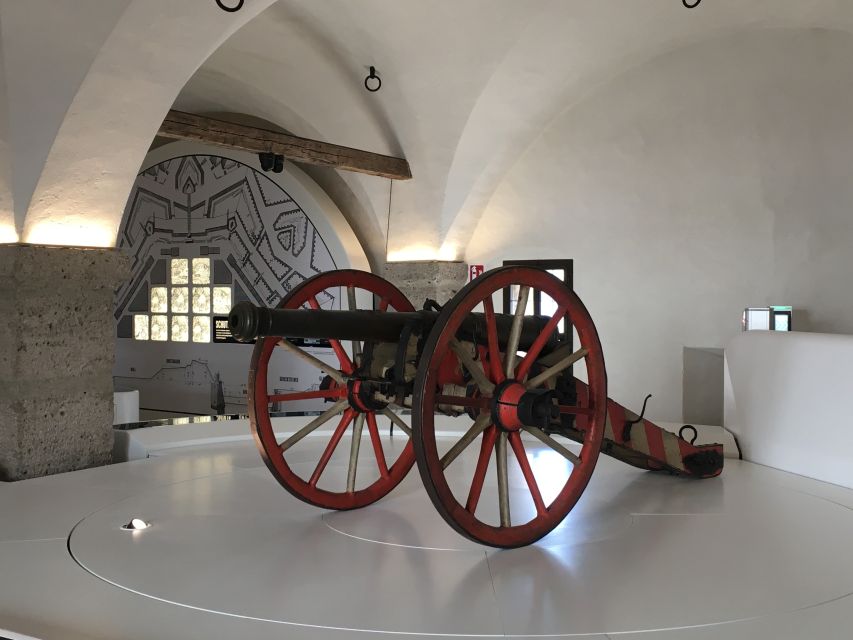 Salzburg: Hohensalzburg Fortress Admission Ticket - Where to Pause: Courtyard Breaks, Views, and Food Options
