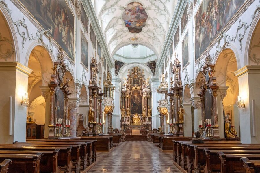 Salzburg Old Town, Fortress, Cathedral Private Walking Tour - What to expect from the guide experience