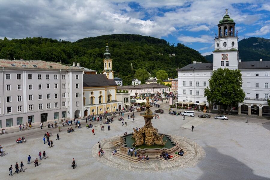 Salzburg: Private City Highlight Tour with a Guide - University Square Farmers Market, plus a smart lunch mindset