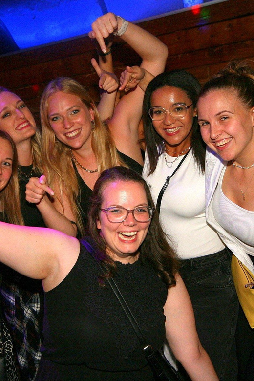 Salzburg: Pubcrawl Tour through best Bars and Clubs in Town - Line-skipping, express security, and how to protect your night
