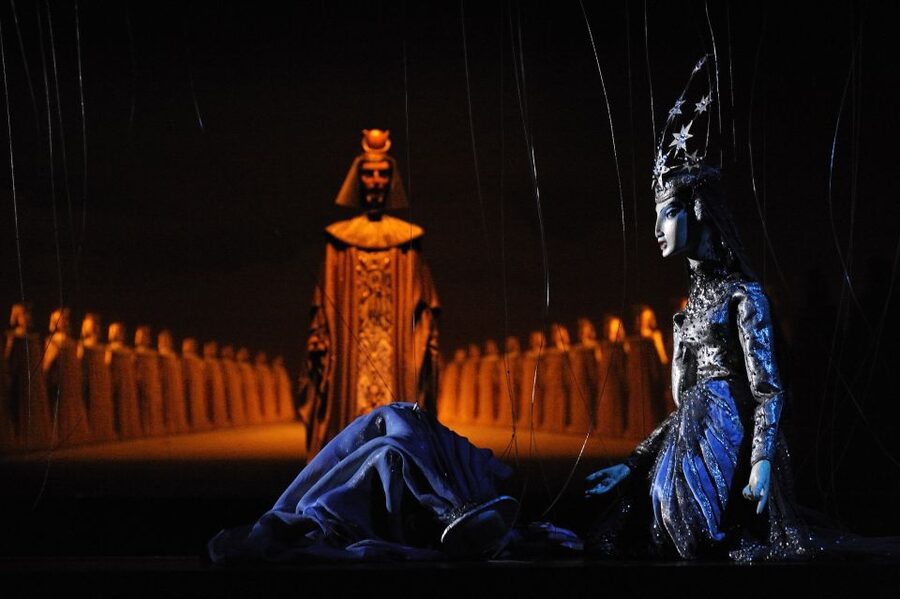 Salzburg: Puppetry Highlights Show at the Marionettentheater - Inside the puppetry craft: why the puppeteers matter as much as the puppets