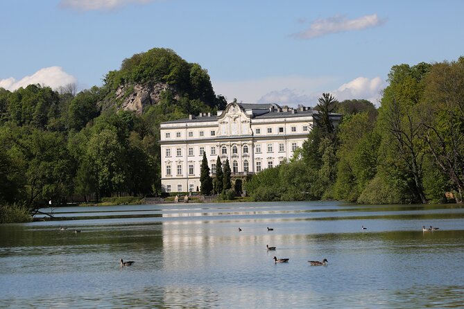 Salzburg Super Saver: Hallstatt & Original Sound of Music Tour - Lake Wolfgang views and Mondsee leisure: the best balance of guided and free time