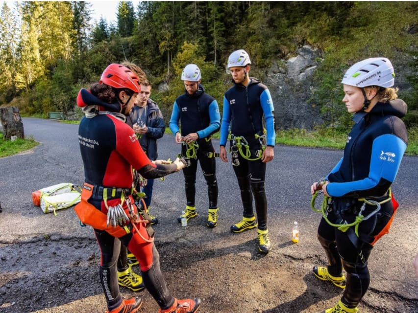 Schwarzwasserbach: Canyoning in Austria's Kleiwalsertal - The 5-hour rhythm: meeting point to canyon descent