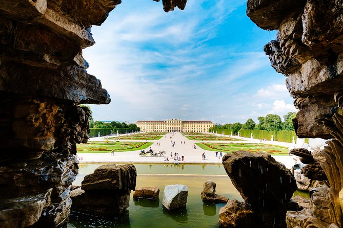 Skip-the-Line Schonbrunn Palace Guided Tour and Vienna Historical City Tour - Timing after the tour: using your roughly 40 minutes wisely