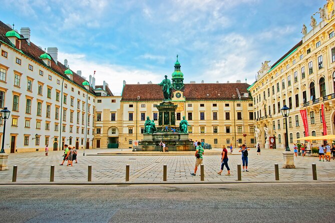 Skip-the-Line Sisi Museum, Hofburg and Gardens Tour Vienna - Heldenplatz photo time, Ringstreet viewpoints, and a quick history reset
