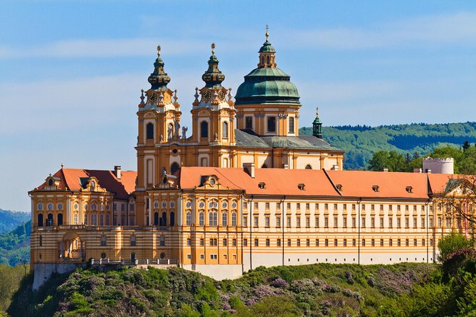 Small Group Day Trip to Salzburg and Melk from Vienna - Mondsee lake: the final photo break before Vienna