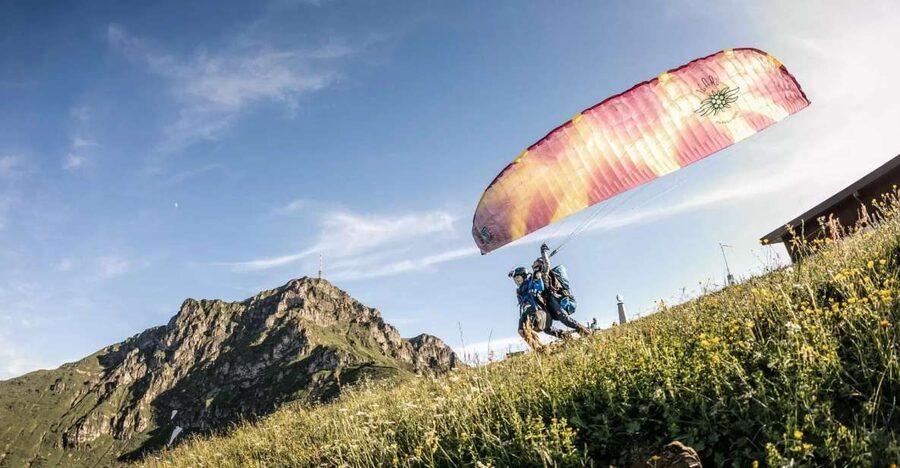 St Johann in Tirol: Tandem Paragliding - The Gondola Ride Up: Your 20-Minute Warm-Up in Tirol