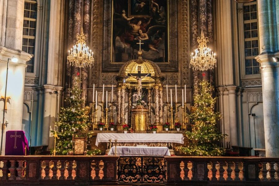 St Stephen's Cathedral, Top Churches of Vienna Old Town Tour - Peterskirche’s Baroque interior: the outside is modest, the inside is not