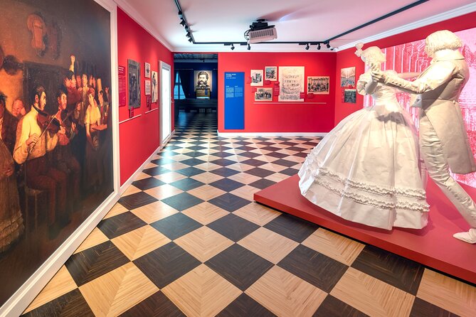 Strauss Exhibition incl. LED Concert Show / Coffee + Strauss Cake - The multimedia show in the original concert hall, what to expect