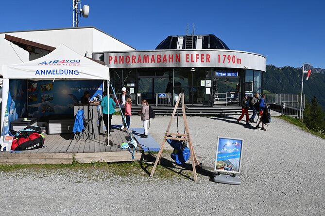 Tandem paragliding in the Stubai Valley near Innsbruck - Photos and Video for 30 Euro, How to Get the Memories You Want