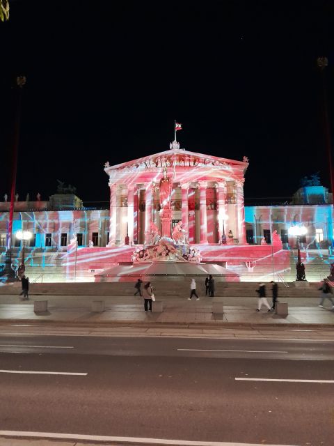 The unknown Vienna City- a guided walking tour in 3 hours - Pacing, group size, and what to expect from a guide like Nicoleta