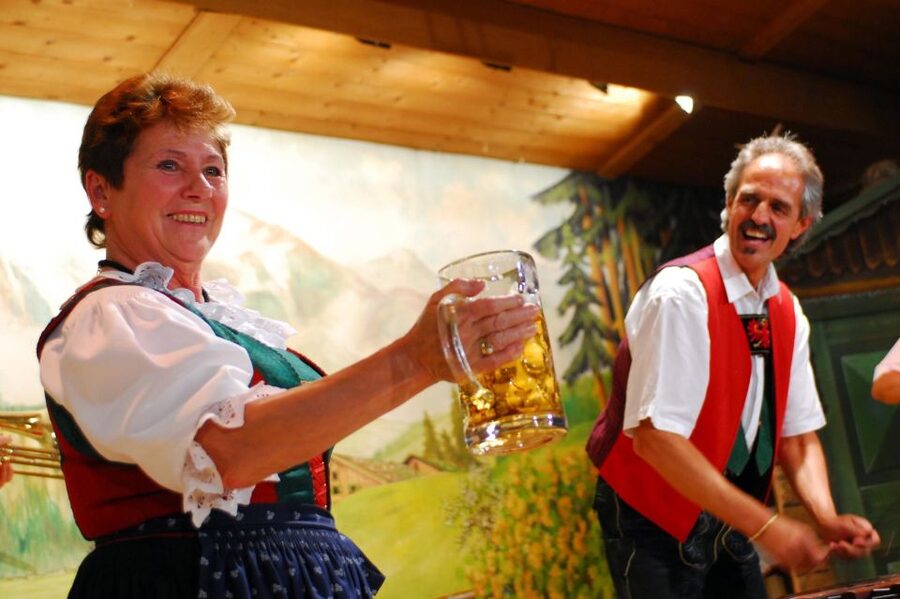 Tyrolean Evenings Family Gundolf in Innsbruck - Should You Book This Tyrolean Evening In Innsbruck?