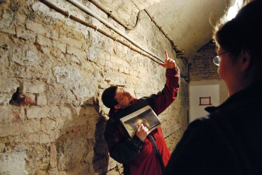 Vienna: 1.5-Hour Underground Walking Tour - Under Vienna at Michaelerplatz: Roman walls and older cellars