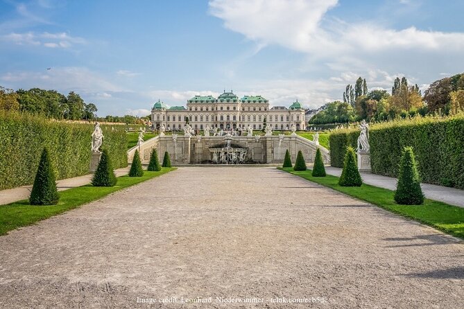 Vienna 2.5-hour Tour with Belvedere Palace & Gardens - Stop 1: Jardines de Belvedere and the views that make the photos easy