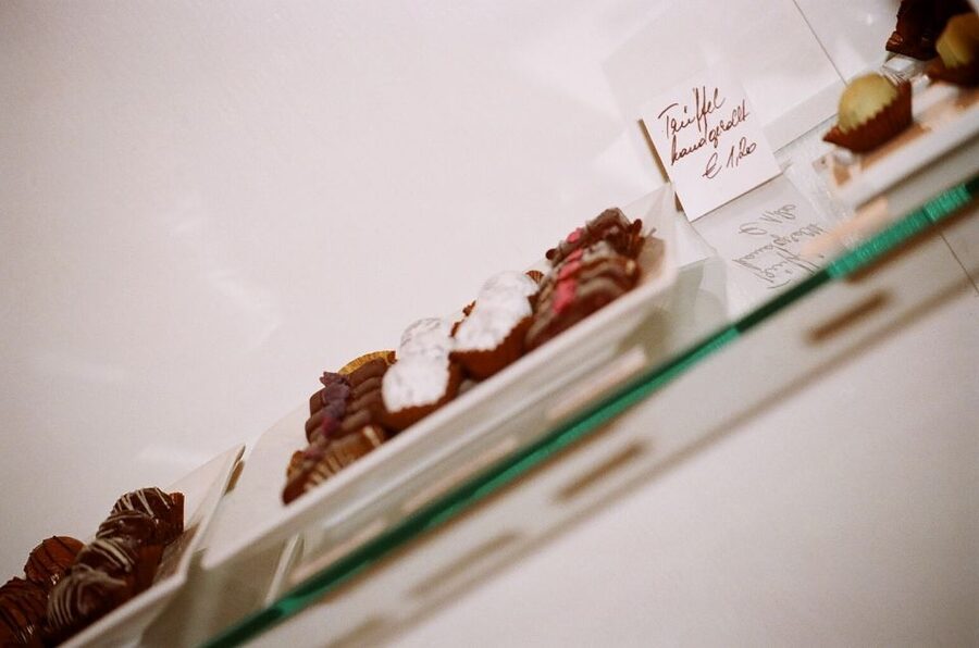 Vienna: 2.5-Hour Viennese Coffee, Cake, and Chocolate Tour - Practical Stuff Before You Go: Shoes, Bags, and Weather