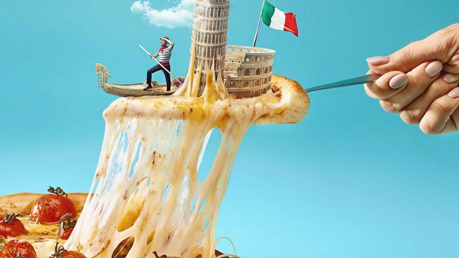 Vienna: 3,5-Hour Danube Cruise "Italian Night" - Live Music by Singer and DJ: Fun, Loud, and Part of the Deal
