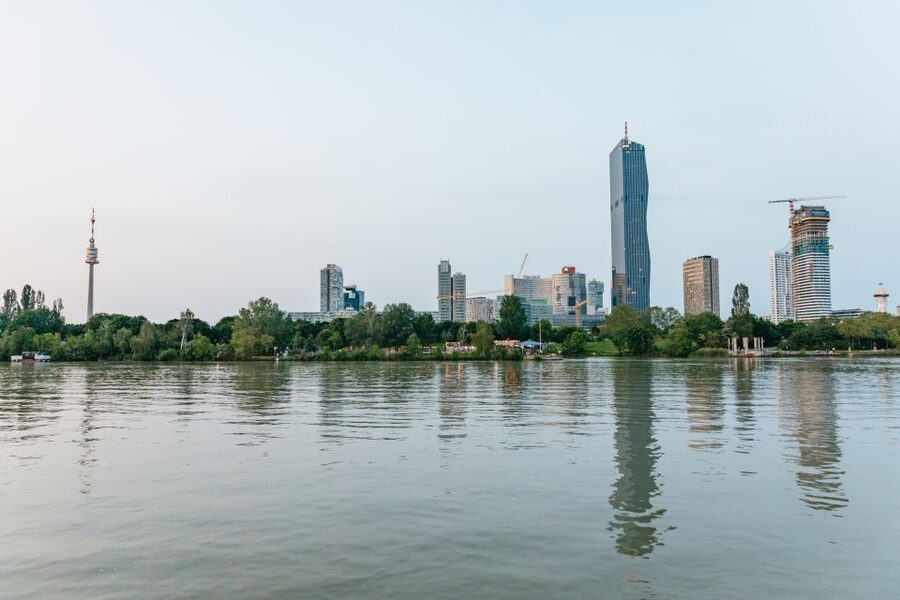 Vienna: 3-Course Evening Dinner Cruise - Kids on board: what to expect by age