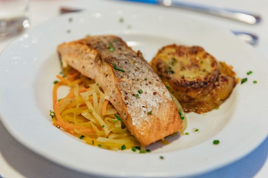 Vienna: 3-Course Evening Dinner Cruise - Where you will get your best Vienna views at night