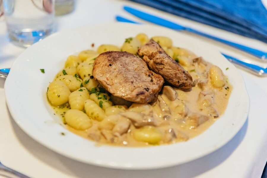 Vienna: 3-Course Evening Dinner Cruise - Who this is best for, and who might want another plan