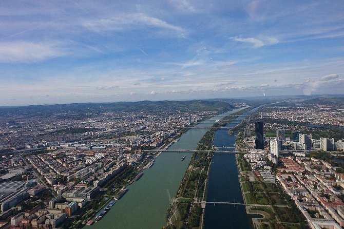 Vienna 40 Minutes Helicopter Tour for 2 - Why a 40-minute helicopter tour works so well in Vienna
